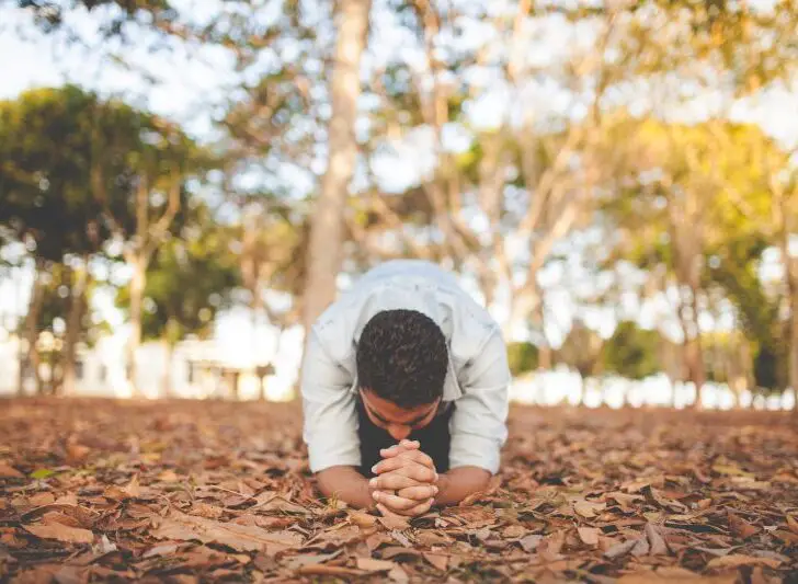35 Helpful Benefits of Praying In The Spirit