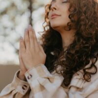 13 Great Benefits of Praying for Your Enemies