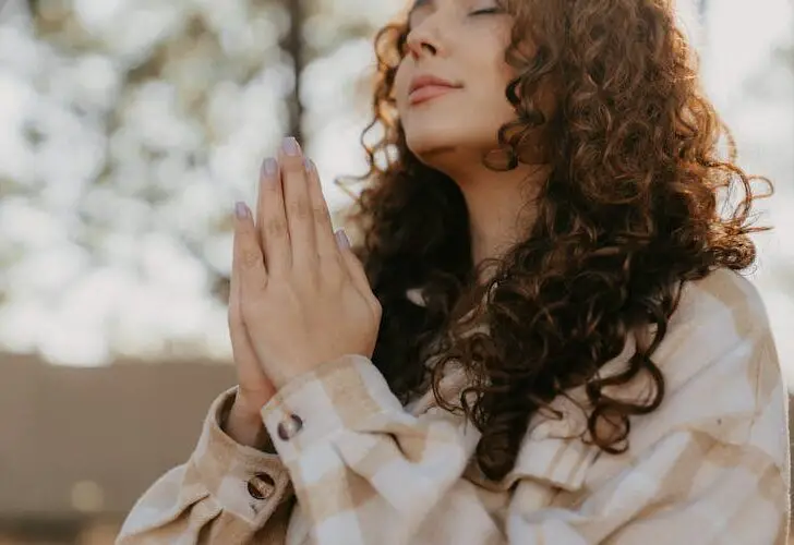 13 Great Benefits of Praying for Your Enemies